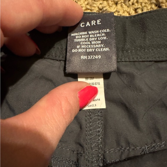 REI Cargo Outdoor Shorts — Women’s Size 4 - Picture 3 of 7